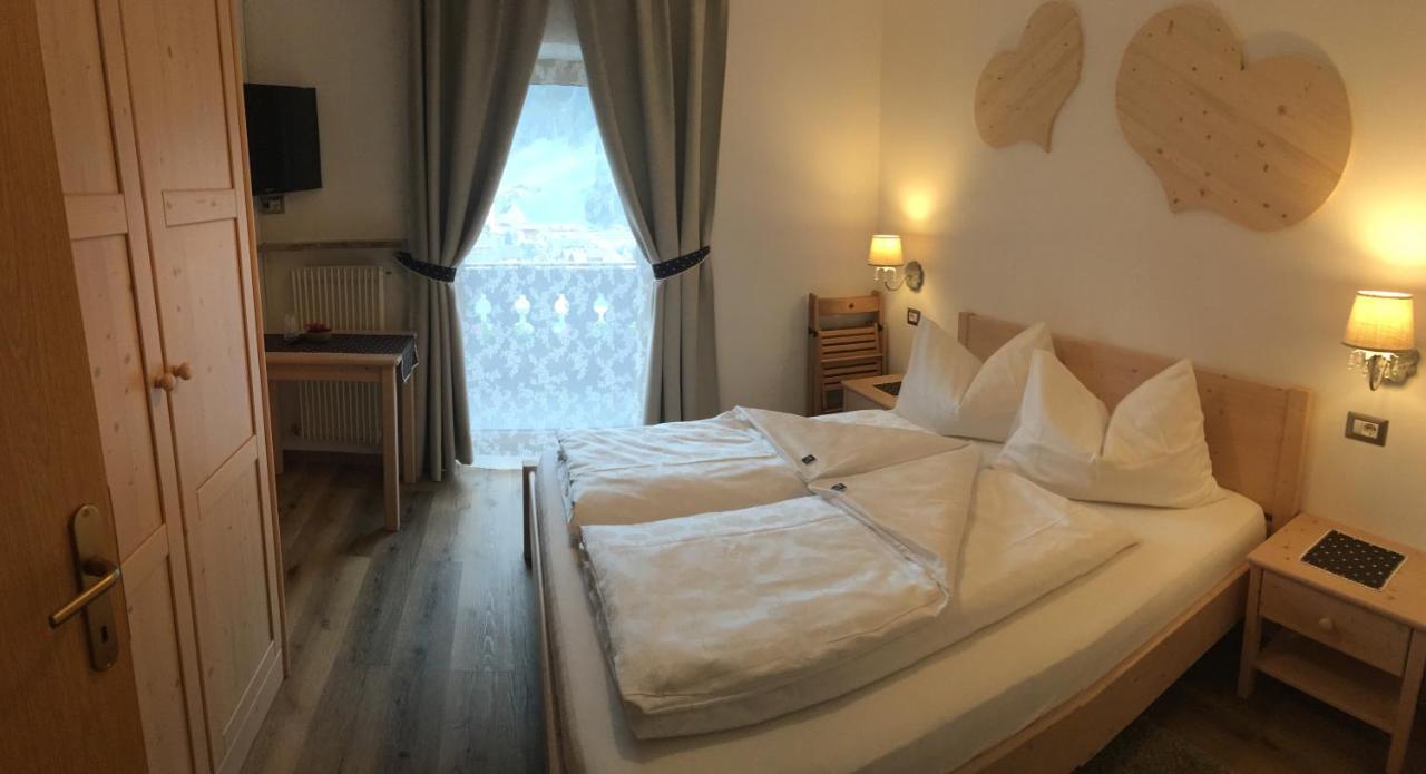 Garni Neidia Bed and Breakfast Σέλβα ντι Βαλ Γκαρντένα Εξωτερικό φωτογραφία